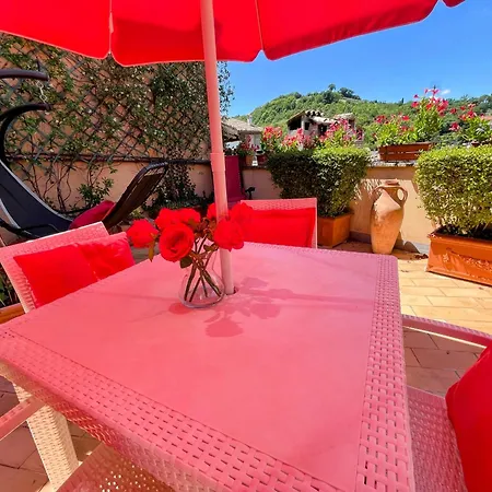 Beautiful Terrace In Italy Lejlighed