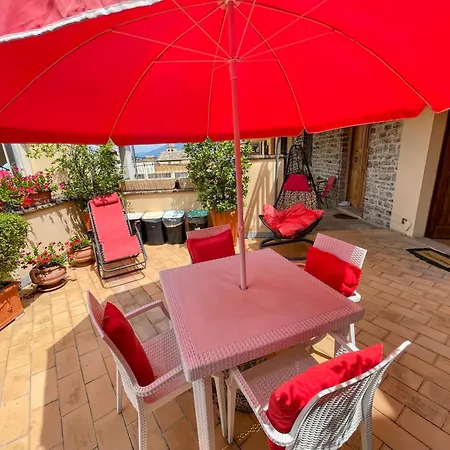Beautiful Terrace In Italy Lejlighed